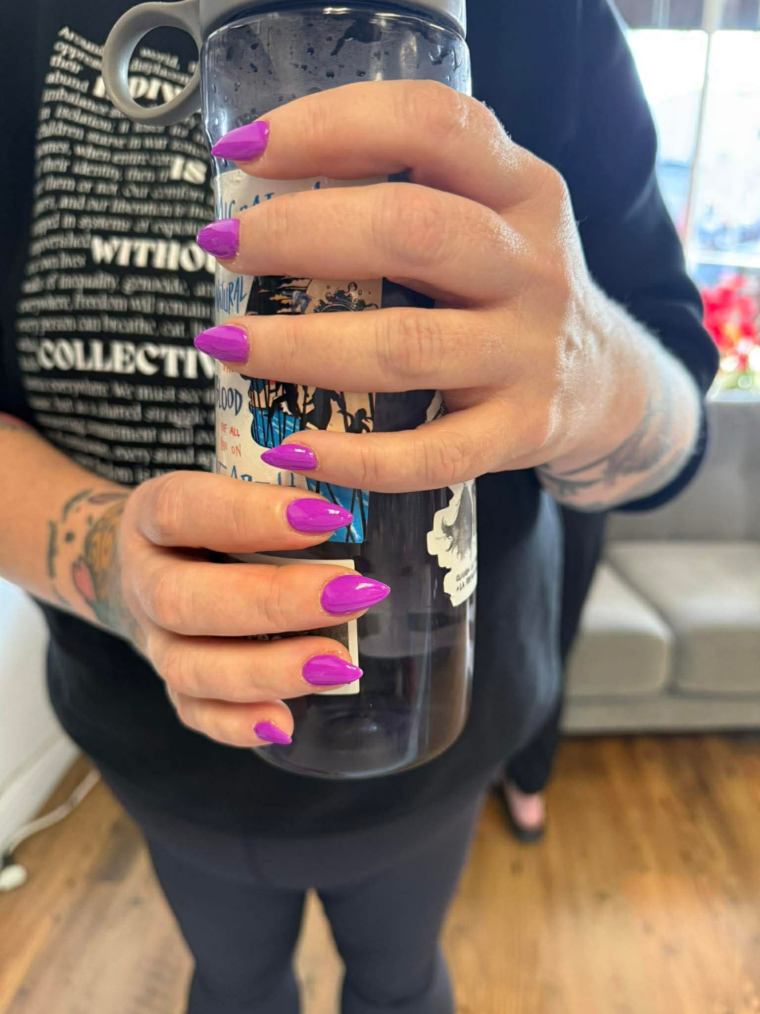 Albany Glossy Almond Nails 💜