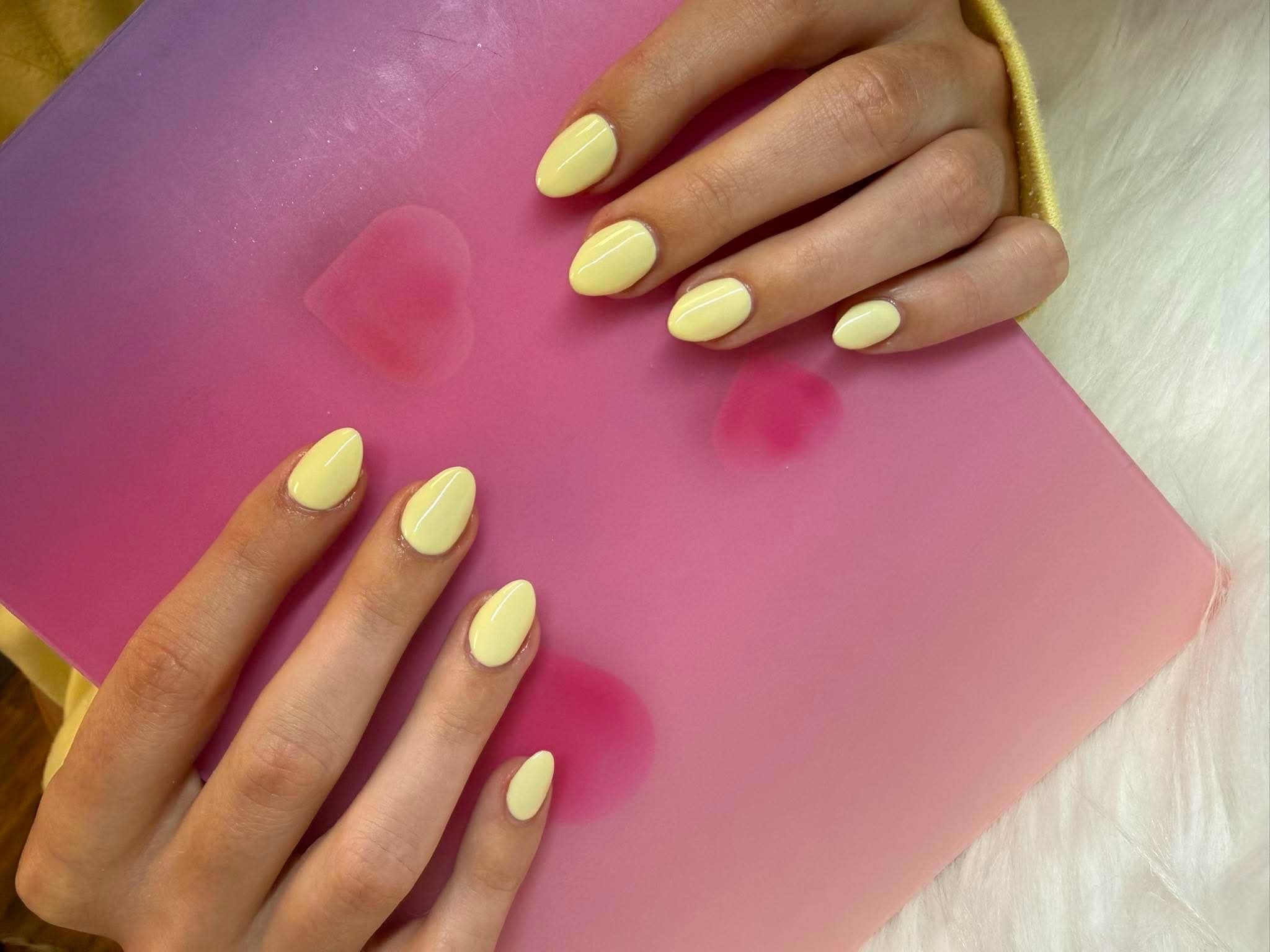 Pastel Lemon Almond Nails 🍋✨